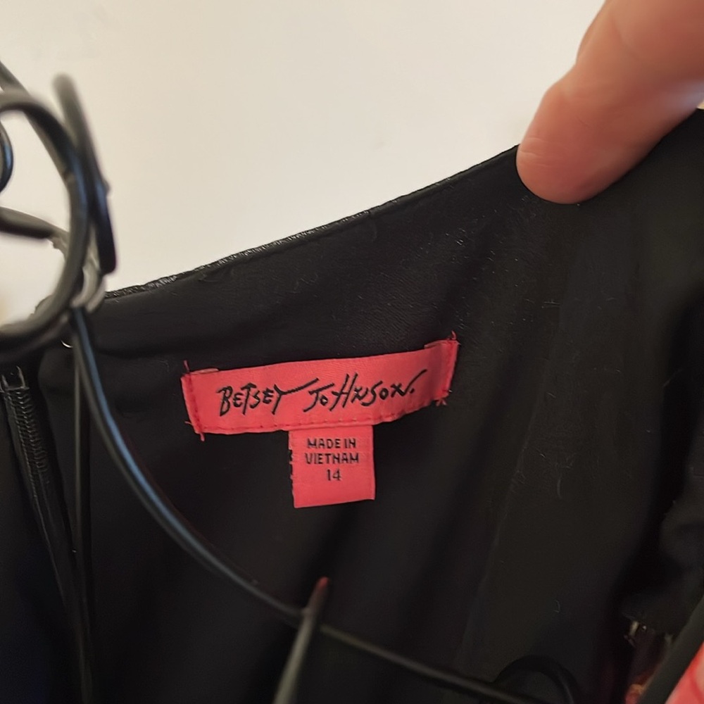 Betsey Johnson Black Mimi Dress with Floral Design - Picture 4 of 7